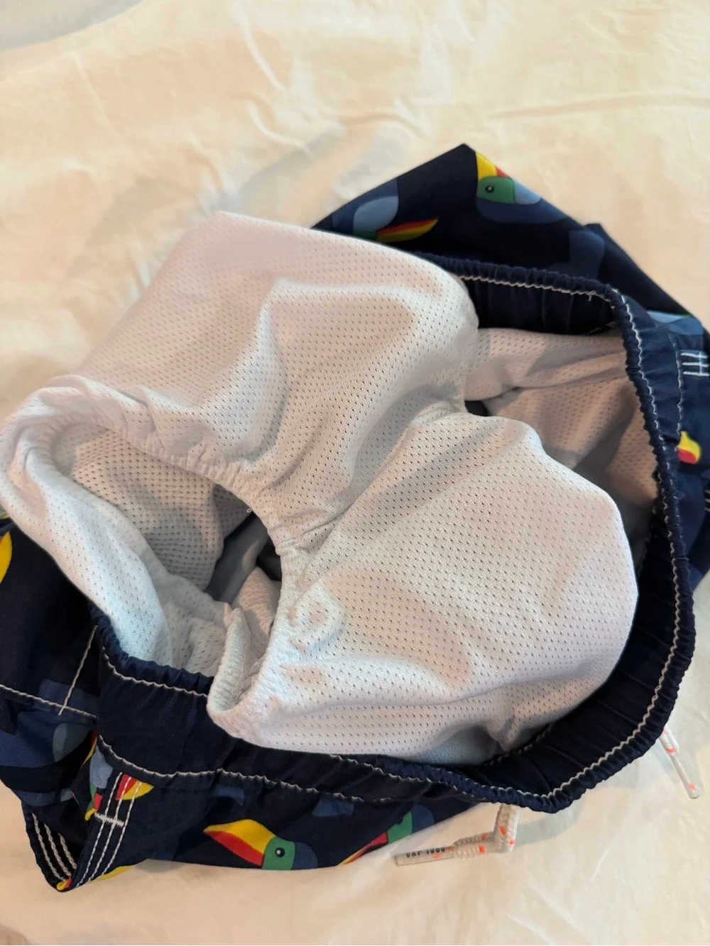 New GAP Kids White and Navy Athletic Shorts Size Small